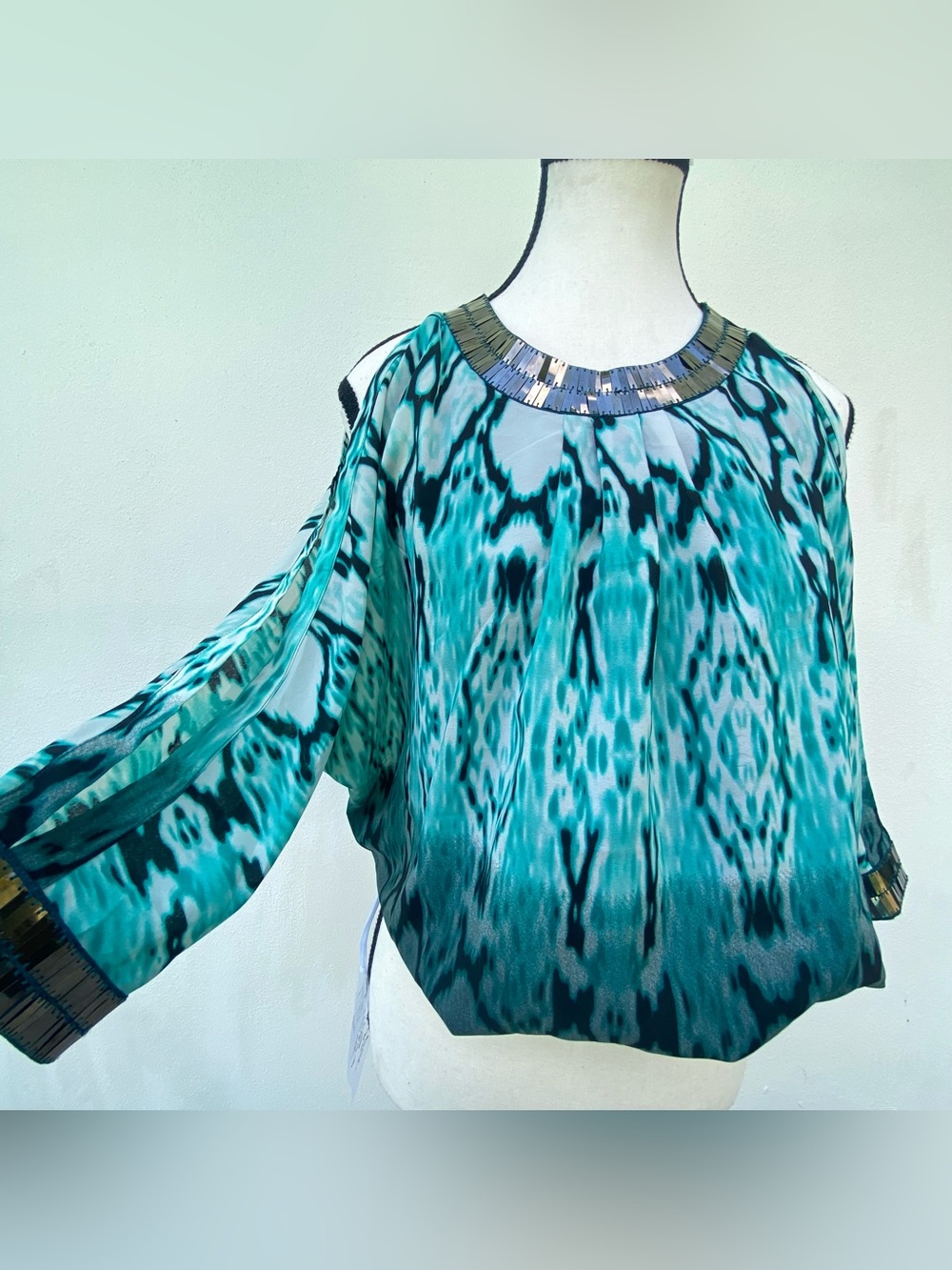 Y2K bebe Blue Snake Print Silver Embellished Cold Shoulder Blouse Size XXS